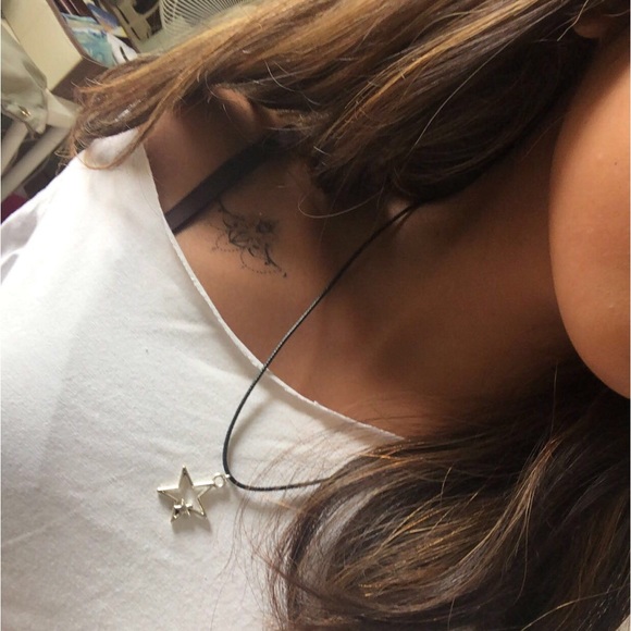 Meet your Posher, Charisse - Picture 2 of 2